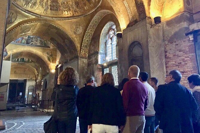 Afternoon in Venice : Basilica + Doge's Palace + Gondola - Gondola ride through the Grand Canal and side canals (not guided)