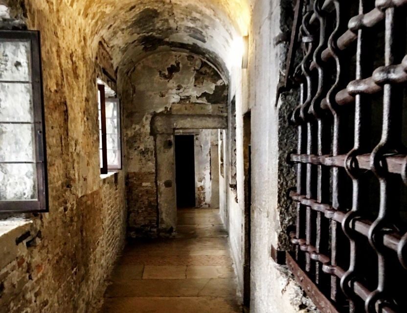 All-Inclusive Tour: Doge Palace, St Mark's Basilica & Square - Price and logistics: what you’re really paying for