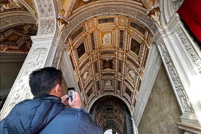 Best Of Venice: Saint Mark's Basilica, Doges Palace with Guide and Gondola Ride - Why St. Mark’s and the Doge’s Palace in one outing is smart