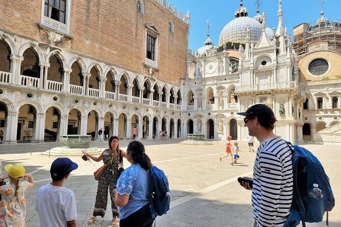 Best Of Venice: Saint Mark's Basilica, Doges Palace with Guide and Gondola Ride - Stop 4: Gondola ride—classic canals, shared boats, and perfect timing