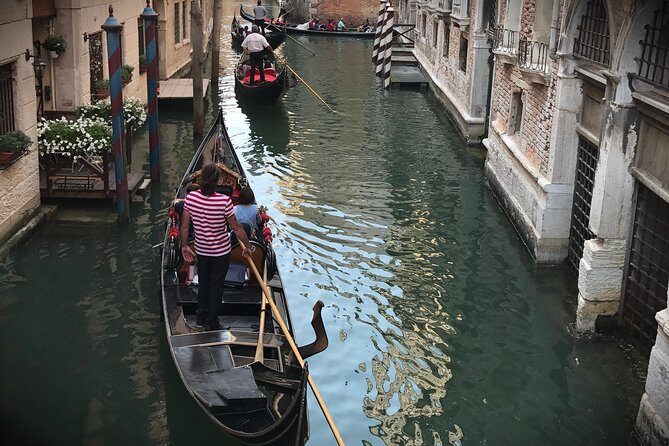 Classic Venice: Doge's Palace, St. Mark's Basilica & Terrace - Time, group size, and audio receivers: how the tour stays comfortable