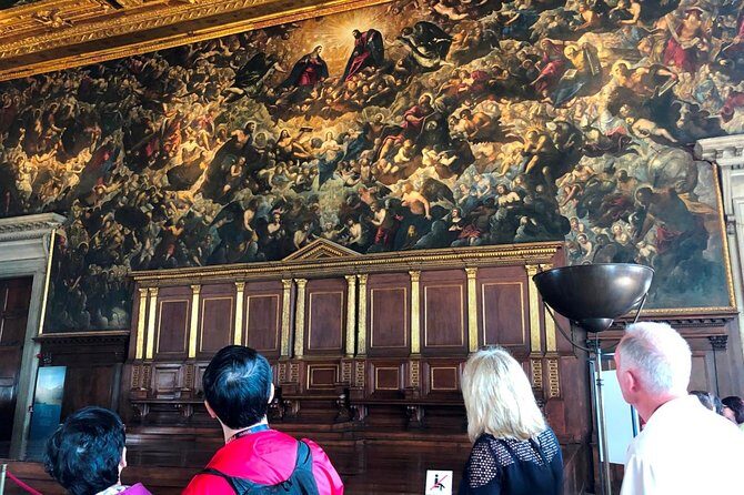 Doge's Palace Guided Tour - St Mark’s Square stops that explain the palace