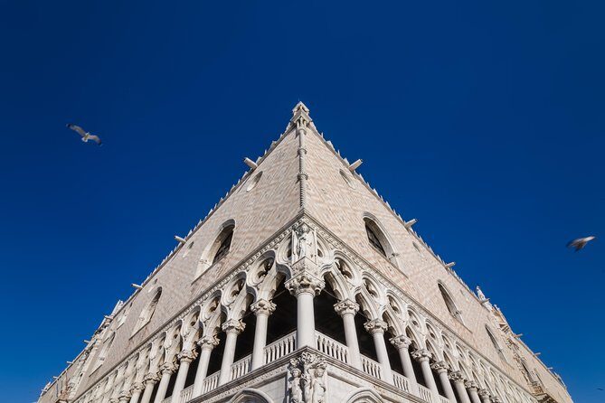 Doge's Palace: Priority Ticket, GuideBook & Optional Bell Tower - The guidebook, map, and VR: helpful when you use it