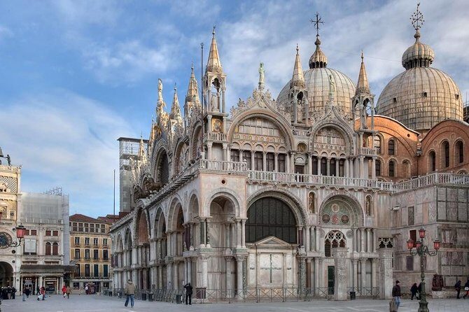 Doge's Palace & St. Mark's Basilica Tour - Pace, group size, and how the tour feels in real life