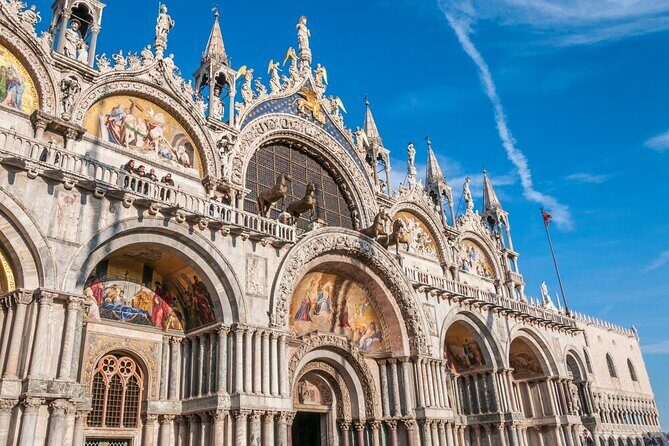 Doge’s Palace Tour, Prisons, Bridge of Sighs & Gondola Ride - Entering Doge’s Palace: Skip the Line, Then Let the Guide Do the Talking