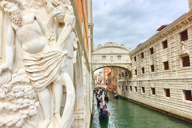Ducal Venice, Historical Walking Tour & Skip the line Doge's Palace - Basement prisons and the Bridge of Sighs: the part that sticks