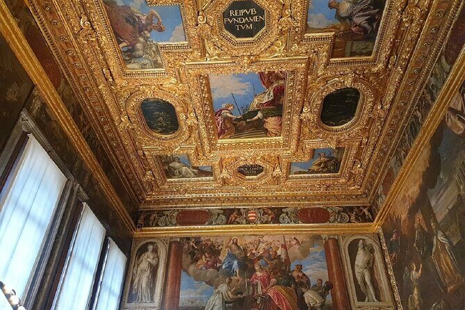 Exclusive Entrance Doge Palace & St. Mark's Basilica Terrace Tour - St. Mark’s Basilica: Italo-Byzantine Wealth and the Terrace View