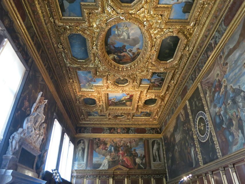 Full Venice Walking Tour: Doge's Palace and St. Mark's - Key highlights to look for