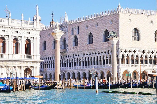 Great Venice St Mark's Square & Doge's Palace Guided Tour for Kids & Families - St. Mark’s Square: the scavenger hunt and the big Basilica context