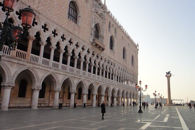 Kingly Venice: Doge Palace Ticket, Guided Tour & History Gallery - The “halls of power” route: government, councils, and control
