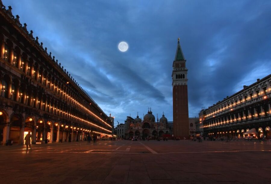 Saint Mark's and Doge's Palace: VIP After Hours Tour - The Bridge of Sighs: seeing the last route to imprisonment
