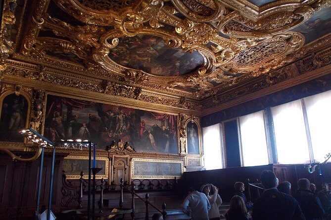 Skip the Line: Doge's Palace Guided Tour in Venice - Entering Palazzo Ducale: the architecture lesson you can’t get from photos