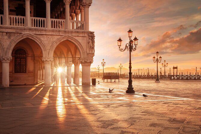 Skip-the-Line: Doge's Palace & St. Mark's Basilica Fully Guided Tour - Where the tour starts: Riva degli Schiavoni and getting oriented fast