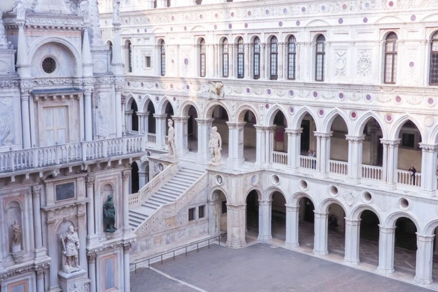 Skip-the-Line Guided Tour of Doge's Palace - Meeting at Campo San Zaccaria and handling the real-life crowds