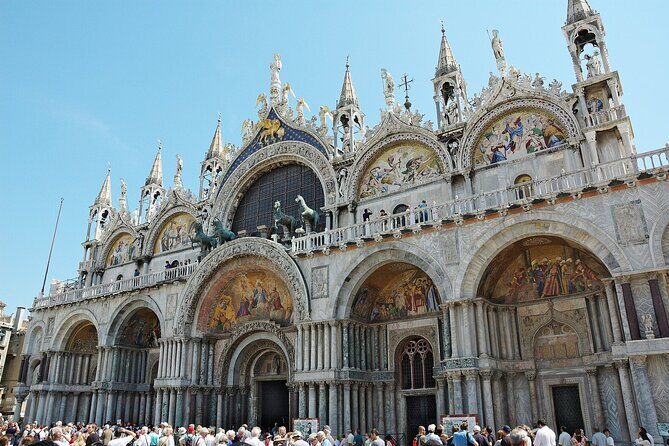 St Mark’s Basilica & Doge’s Palace Skip the Line - Semi-Private - Starting at Piazza San Marco: what the exterior view sets up