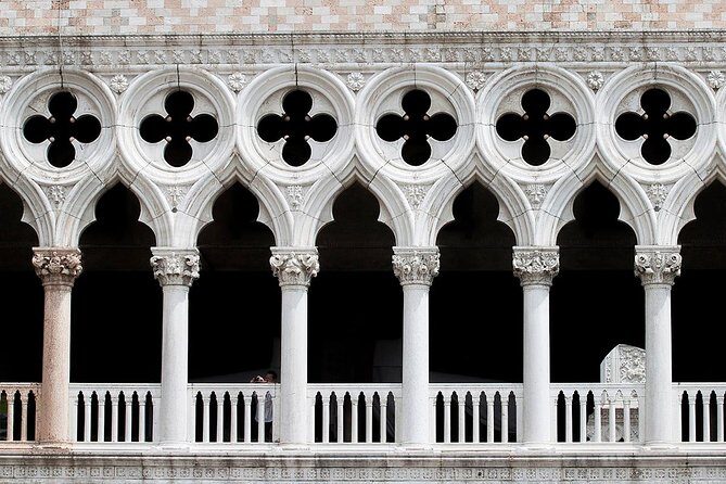 Tour of Venice in Doge's Palace and St Mark's Basilica - Meeting at Campo S. Zaccaria: arrive early, then relax