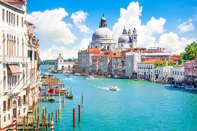 Venice 3,5 hrs tour: Doge's Palace, St Mark's and Hidden Gems - Start at Piazza San Marco, then get your bearings fast