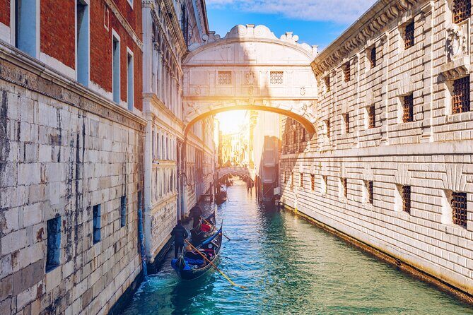 Venice 3,5 hrs tour: Doge's Palace, St Mark's and Hidden Gems - Beyond the basilica: La Fenice and the Bovolo Staircase