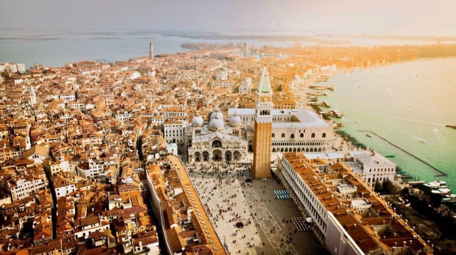 Venice: 4-Hour City Tour with Doge's Palace & Basilica Visit - Getting to the Start: Calle Larga de l’Ascension and Check-In