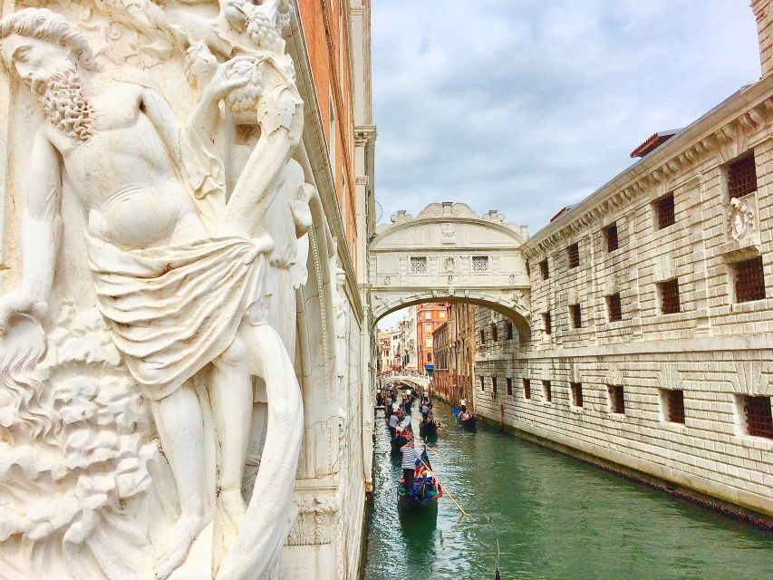 Venice: Basilica and Doge's Palace Tour with Gondola Ride - Gondola Ride at 3:00 PM or 5:15 PM: What You Get (and What You Don’t)