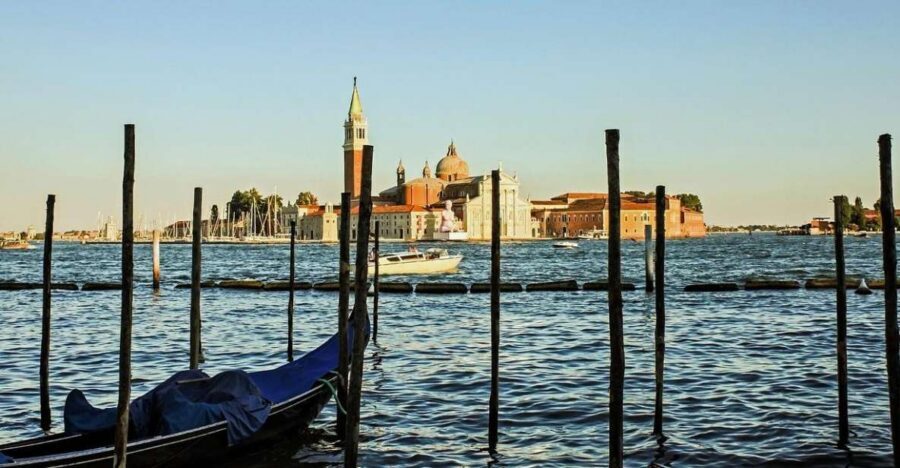 Venice: Doge's Palace and Basilica Skip-the-Line Guided Tour - Starting at Lion Pillar: your Venice bearings in 10 minutes