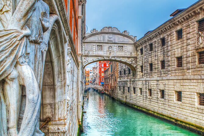 Venice: Doge's Palace and St. Mark's Basilica Fast Access Tour - Logistics That Actually Matter: Meeting Point, Timing, and Crowd Pressure