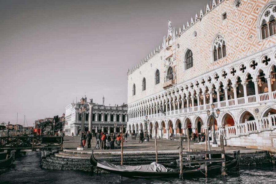 Venice: Doge's Palace, Bridge of Sighs, Prisons, Correr & Audioguides - Doge’s Palace rooms: what to expect from the Ducal Palace visit