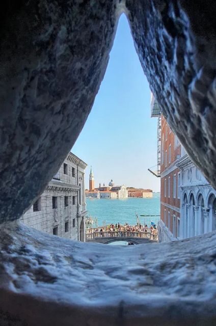 Venice: Doge's Palace & Bridge of Sighs Small Group Tour - Why the small group format (up to 10) is more than a “nice extra”