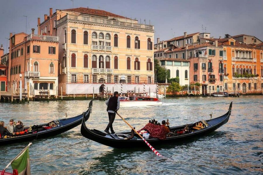 Venice: Doge's Palace Guided Tour with Optional Gondola Ride - Quick hits before you go