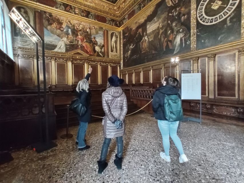Venice: Doge's Palace Guided Tour with Optional Gondola Ride - The Bridge of Sighs and the New Prisons: the moment Venice turns darker