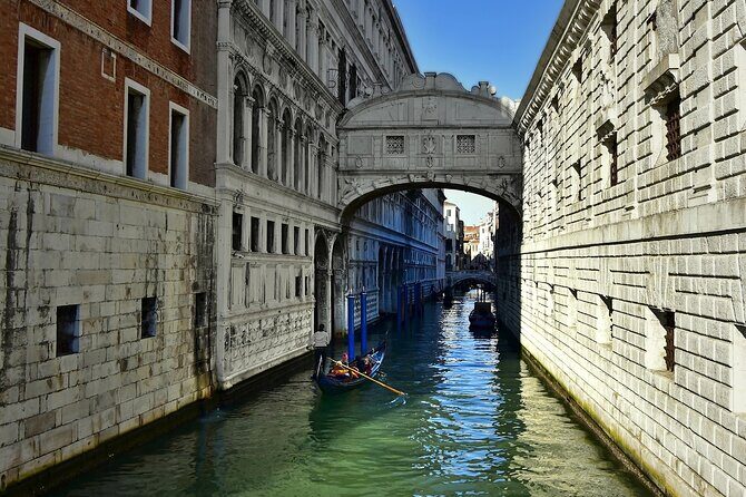 Venice: Doge's Palace Guided Tour With Tickets & Optional Gondola - The St. Mark’s Square start: Clock Tower, Marble Lions, and quick orientation