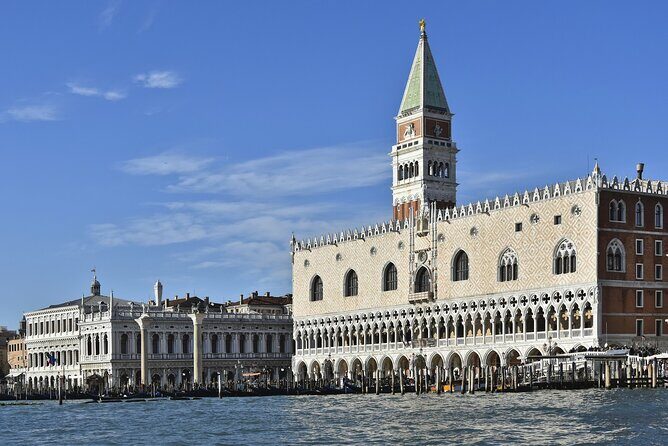Venice: Doge's Palace Guided Tour With Tickets & Optional Gondola - Optional Grand Canal gondola: what 30 minutes really buys you