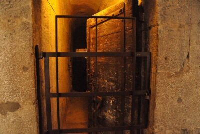 Venice: Doge's Palace & Prisons Tour - Skip-the-line at Doge’s Palace: Gothic exterior, then power rooms