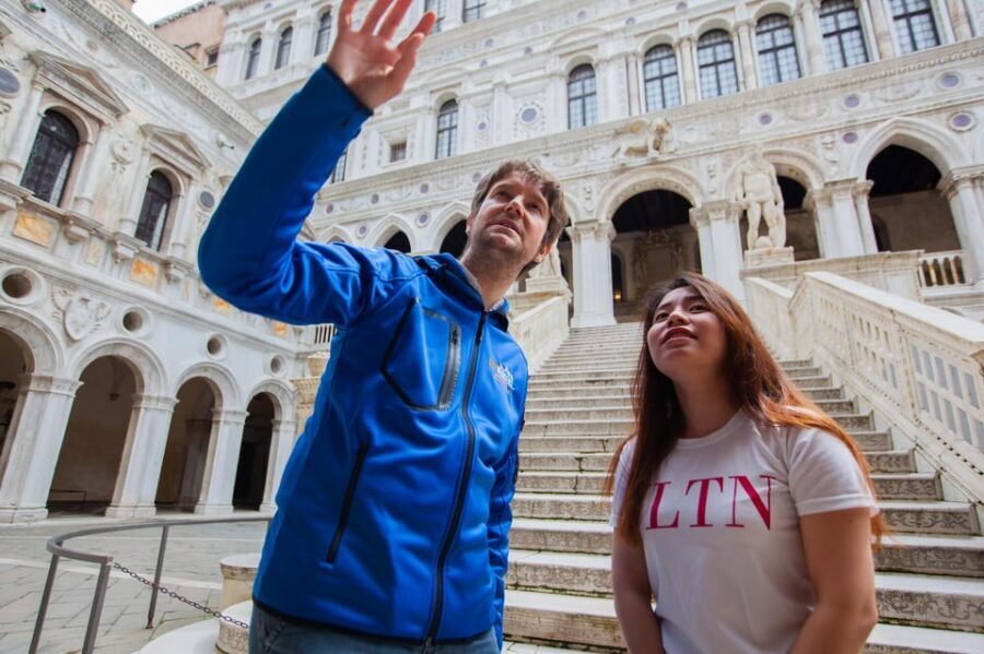 Venice: Doge's Palace Secret Itineraries Guided Tour - Casanova’s Attic Prison Cell: The Escape Story Moment