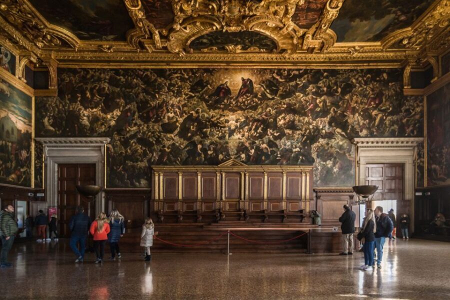Venice: Doge's Palace Skip-the-Line Ticket with Guidebook - History Gallery VR: a fast way to connect landmarks to time