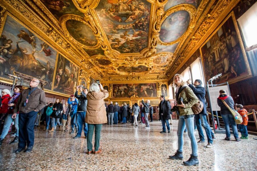 Venice: Doge's Palace Skip-the-Line Tour with Prisons - Prison Time: The Bridge of Sighs and Casanova’s Cell Story