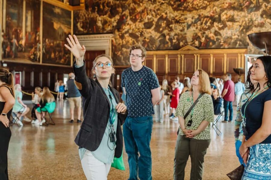 Venice: Doge's Palace & St Mark's Tour with Upgrade Option - Entering Doge’s Palace Before the Public: Empty Rooms, Big Meaning