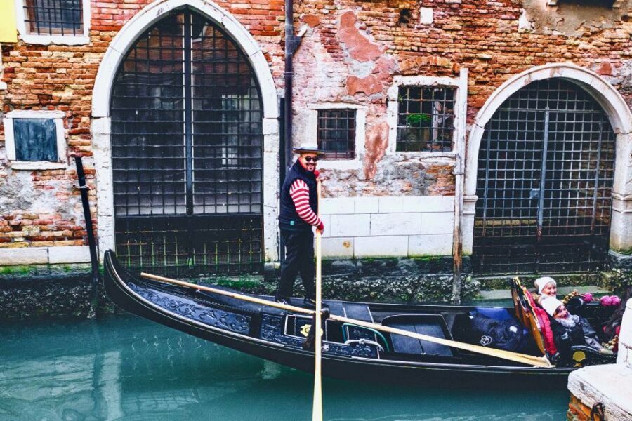 Venice: Gondola Ride and Skip the Line Doge's Palace Tour - Meeting Point, Vouchers, and the One Rule You’ll Thank Yourself For