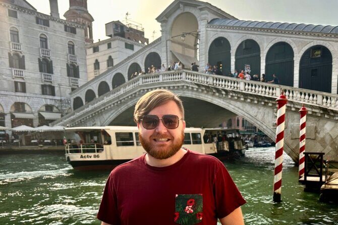 Venice in A Day: St Mark's Basilica, Doge's Palace & Gondola Ride - Small-group guiding: why the pacing usually feels right