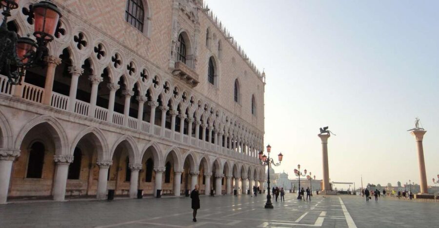 Venice: Religion Walking Tour with Doge’s Palace Tickets - Venice’s Religious Mix: What This Walk Actually Delivers
