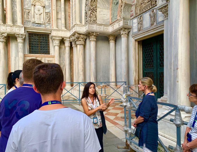 Venice: Skip-the-Line Doge’s Palace & Basilica Walking Tour - Group experience and how the audio helps