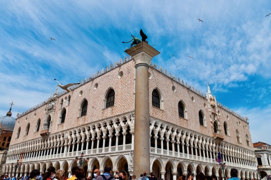 Venice: St Mark's Basilica, Doge's Palace, and Gondola Ride - Bridge of Sighs and the Prisons: From Courtroom to Confinement