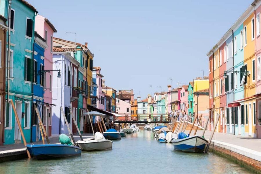 Venice: St Mark's, Doge's Palace, Murano & Burano Day Tour - Burano Lace and Colorful Streets: A Craft Lesson and a Photo Playground