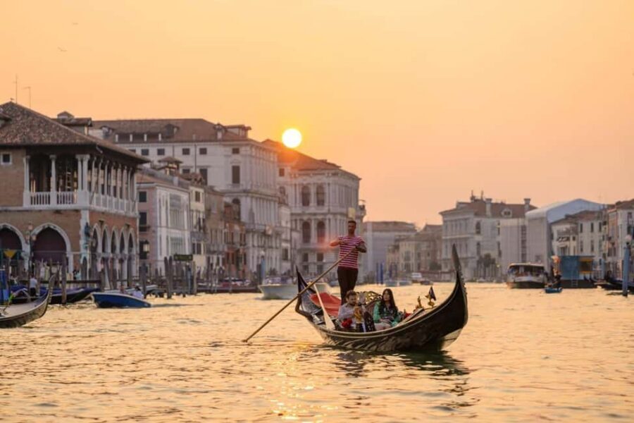 Venice: St. Mark's, Doges Palace, Rialto, and Gondola Tour - St. Mark’s Basilica: guided time in the world-famous rooms