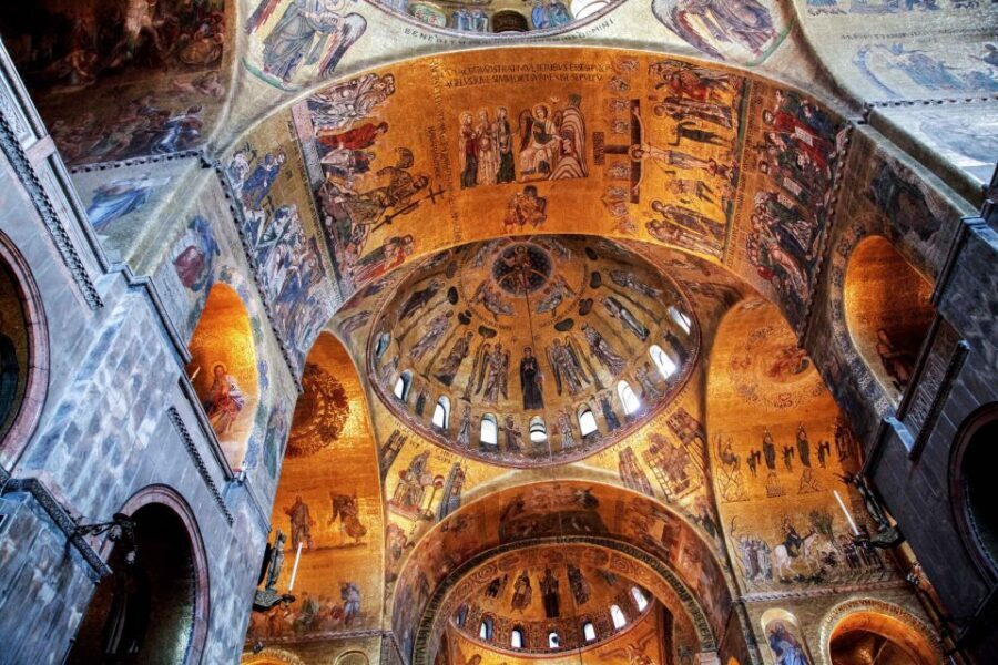 Venice: Walking tour, Doge Palace, & St. Mark's Basilica - Mercerie shopping district: the most useful souvenir walk